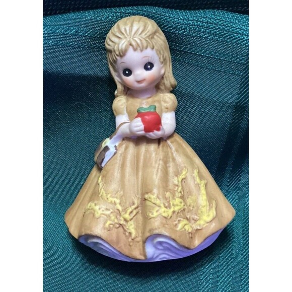 Josef Original September 1974 Schoolgirl With Apple George Good Figurine 3.5” - Picture 2 of 8
